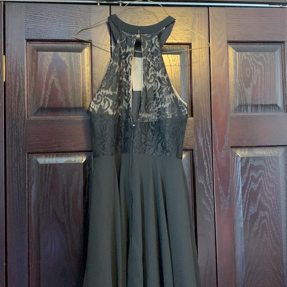 Short black formal dress - Picture 2 of 4